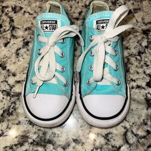 Converse Size 9 kids unisex in turquoise aqua color